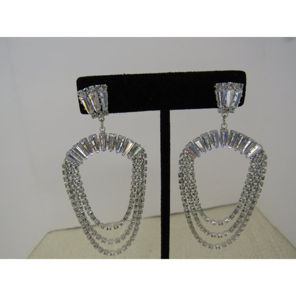 NWT WHBM SILVERTONE BAGUETTE CHANDELIER  EARRINGS - Picture 5 of 8